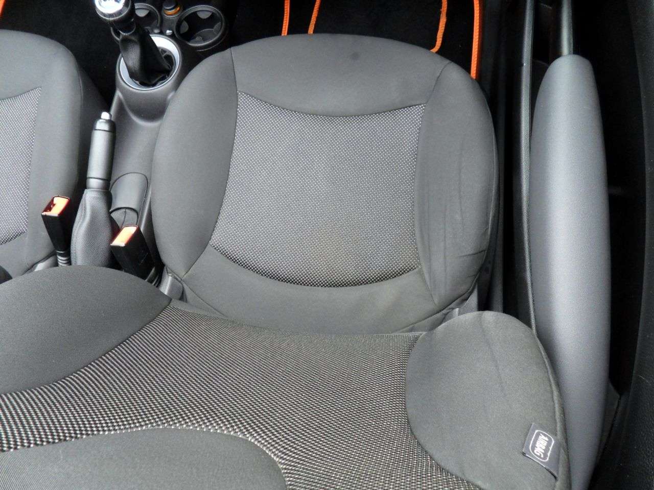 2011 MINI CONVERTIBLE 2011 MINI CONVERTIBLE