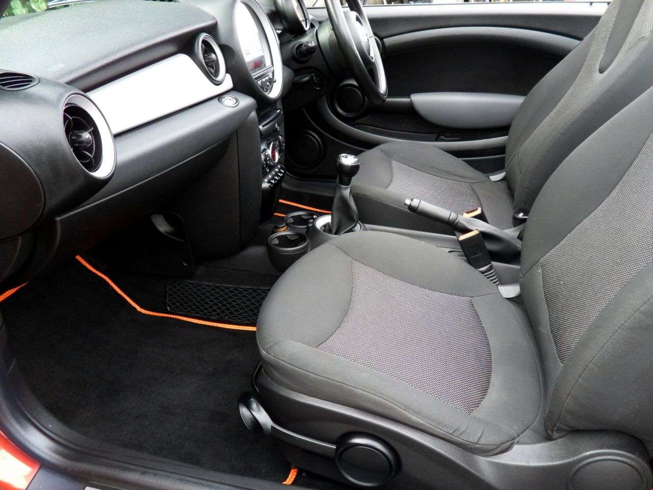 2011 MINI CONVERTIBLE 2011 MINI CONVERTIBLE