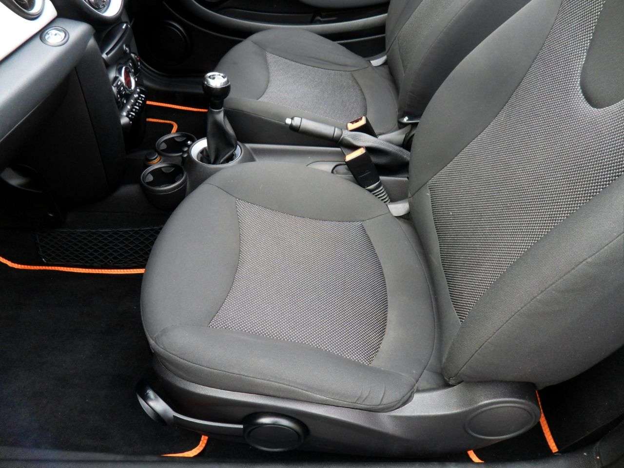 2011 MINI CONVERTIBLE 2011 MINI CONVERTIBLE