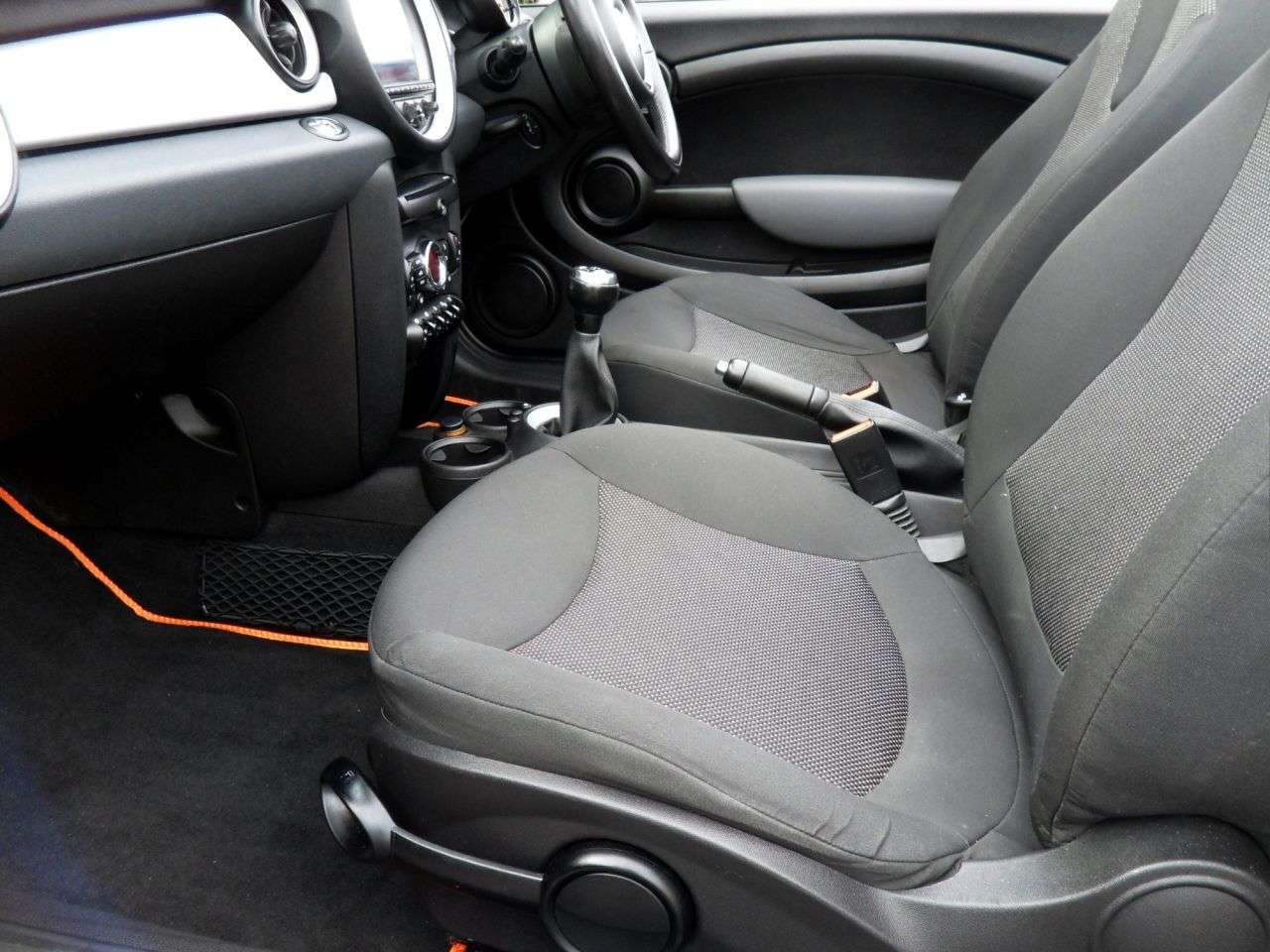 2011 MINI CONVERTIBLE 2011 MINI CONVERTIBLE