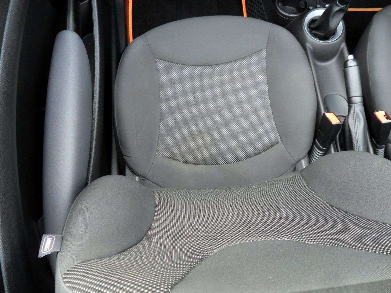 2011 MINI CONVERTIBLE 2011 MINI CONVERTIBLE