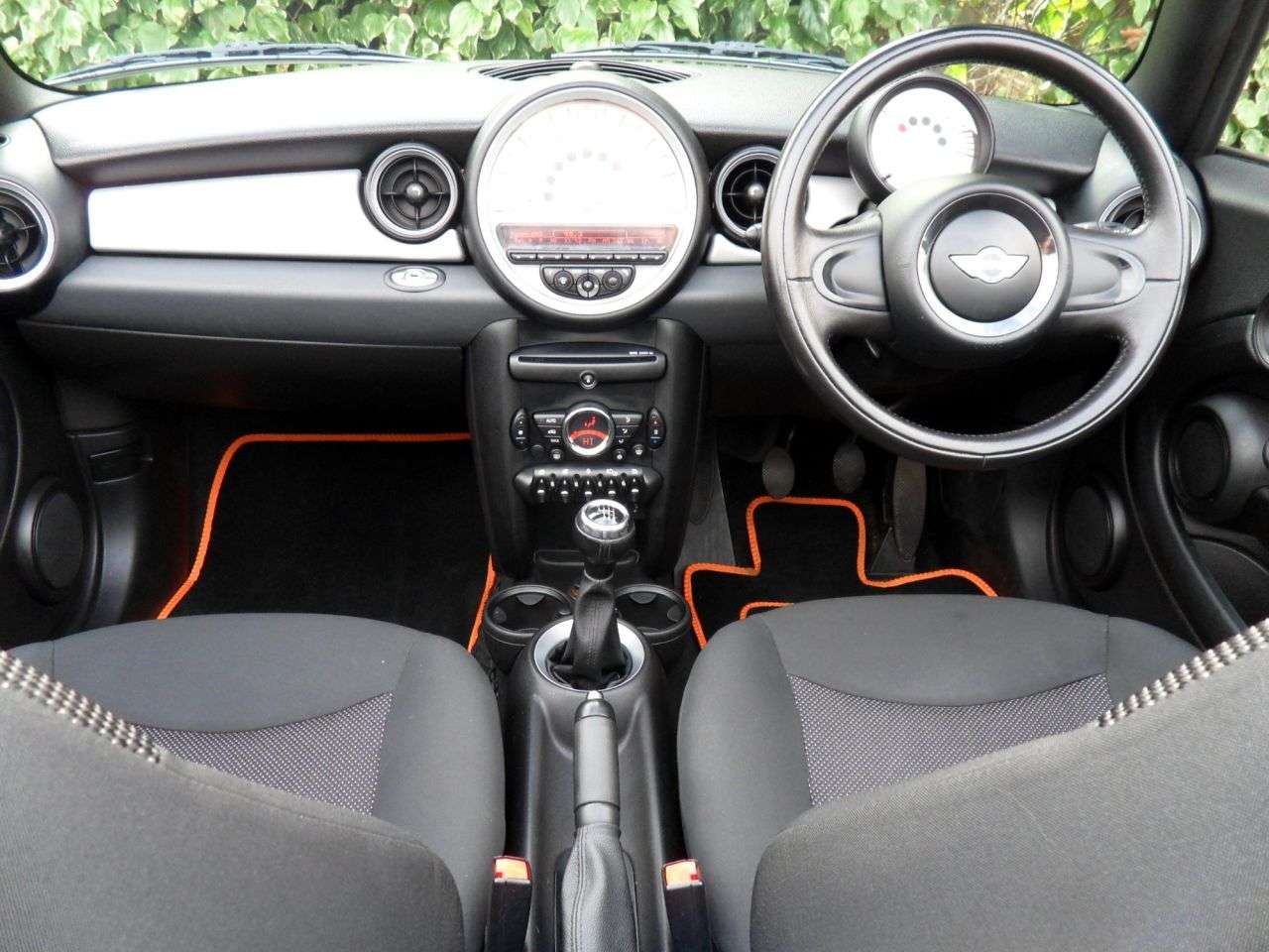 2011 MINI CONVERTIBLE 2011 MINI CONVERTIBLE