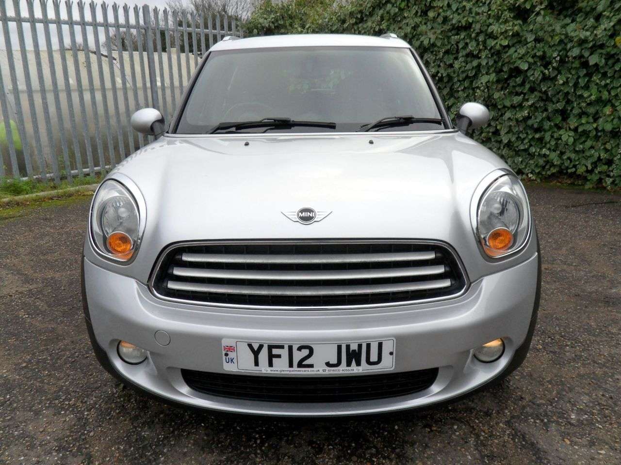 A 2012 MINI COUNTRYMAN 2.0 Cooper D SUV 5dr Diesel Auto Euro 5 (112 ps) £10,000 Of Factory Fitted A 2012 MINI COUNTRYMAN 2.0 Cooper D SUV 5dr Diesel Auto Euro 5 (112 ps) £10,000 Of Factory Fitted