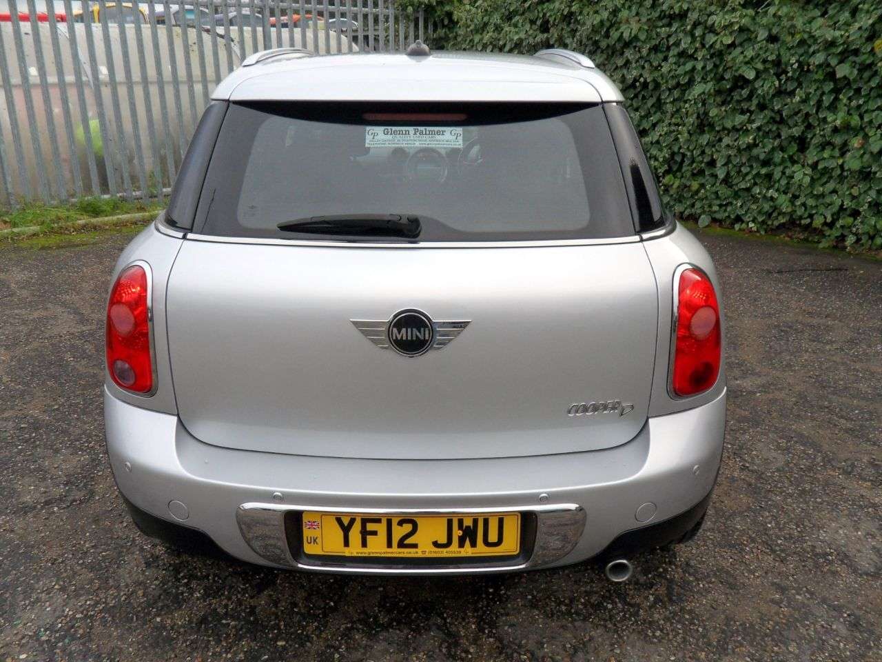 A 2012 MINI COUNTRYMAN 2.0 Cooper D SUV 5dr Diesel Auto Euro 5 (112 ps) £10,000 Of Factory Fitted A 2012 MINI COUNTRYMAN 2.0 Cooper D SUV 5dr Diesel Auto Euro 5 (112 ps) £10,000 Of Factory Fitted