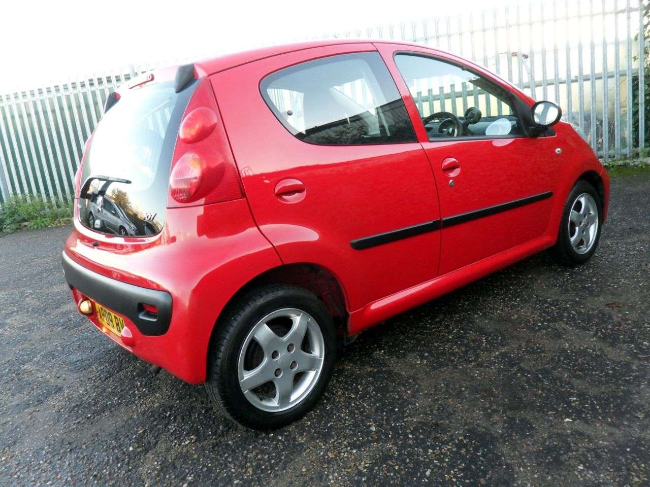 2009 PEUGEOT 107 2009 PEUGEOT 107