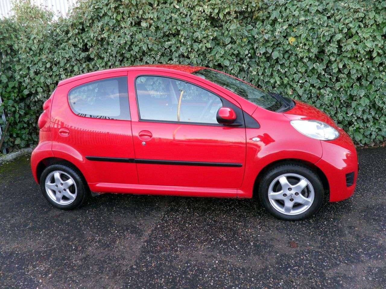 2009 PEUGEOT 107 2009 PEUGEOT 107