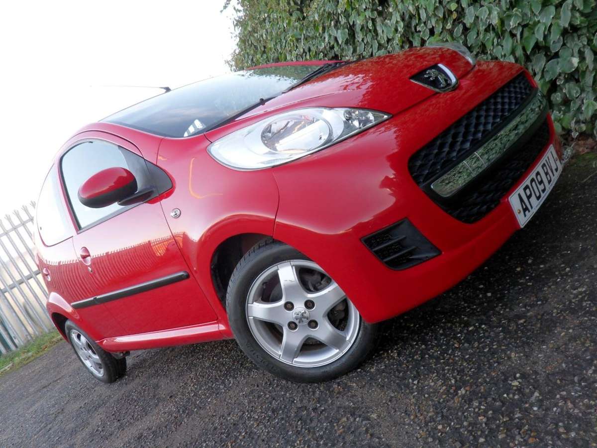 Check out this Peugeot 107 2009 Petrol Manual
