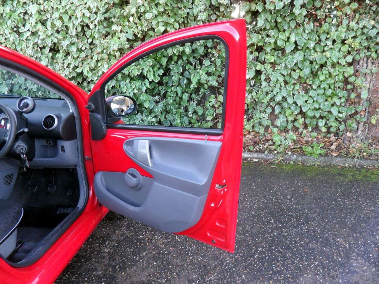 2009 PEUGEOT 107 2009 PEUGEOT 107