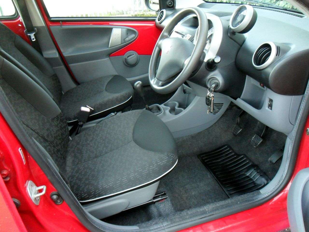 2009 PEUGEOT 107 2009 PEUGEOT 107