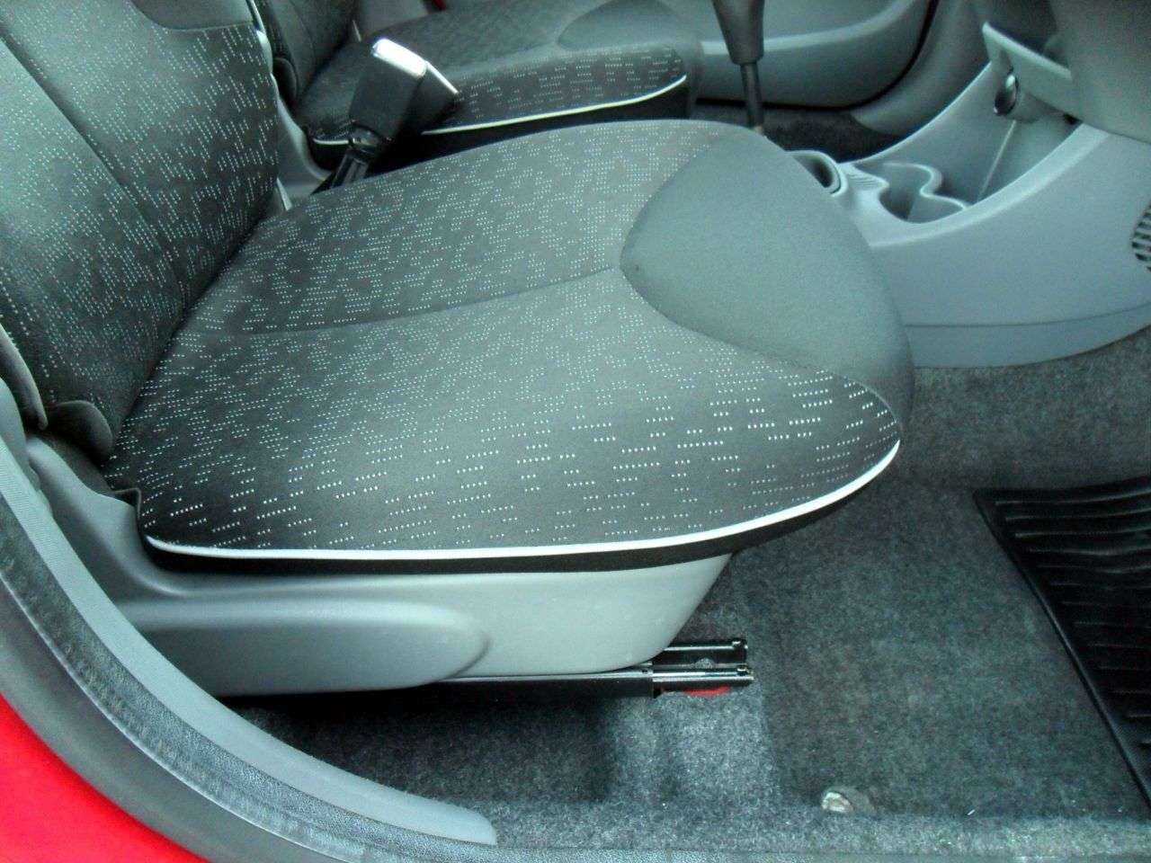 2009 PEUGEOT 107 2009 PEUGEOT 107