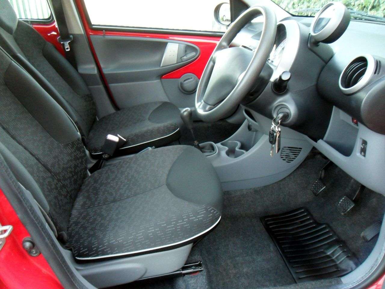 2009 PEUGEOT 107 2009 PEUGEOT 107