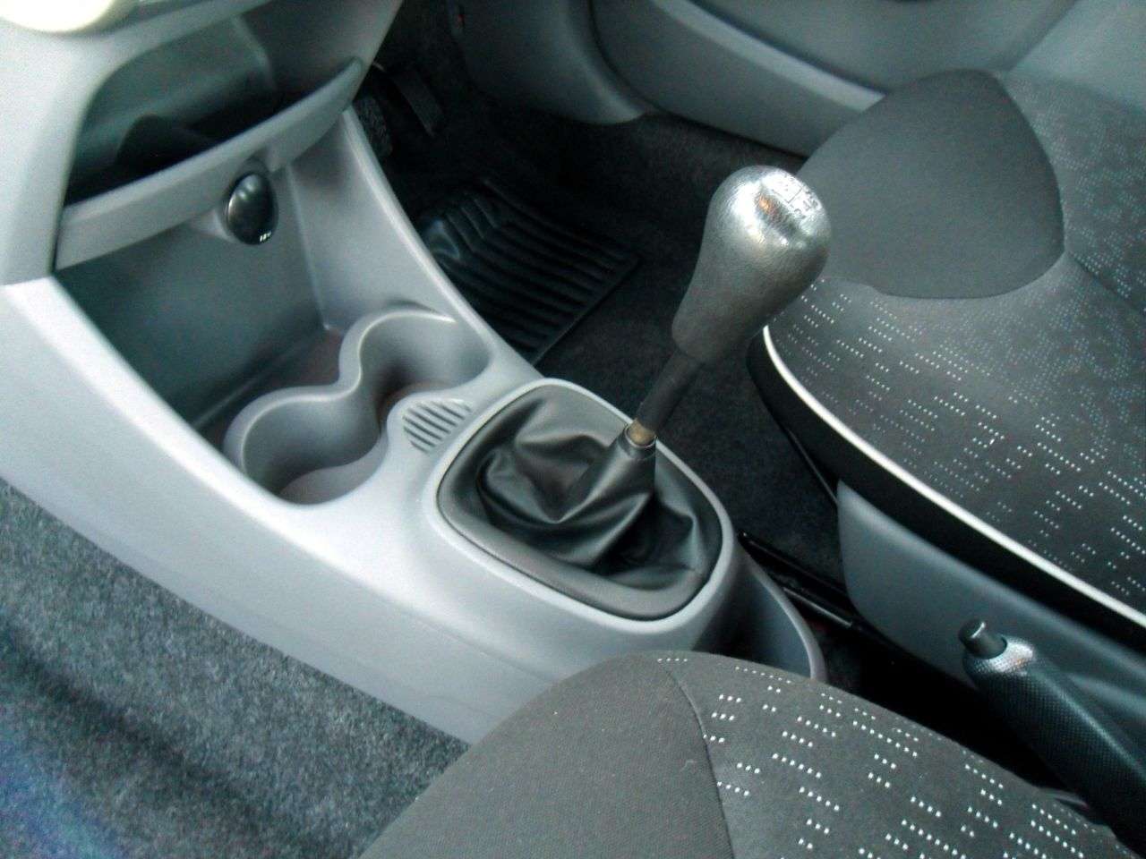 2009 PEUGEOT 107 2009 PEUGEOT 107