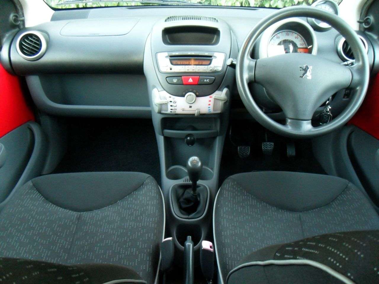 2009 PEUGEOT 107 2009 PEUGEOT 107