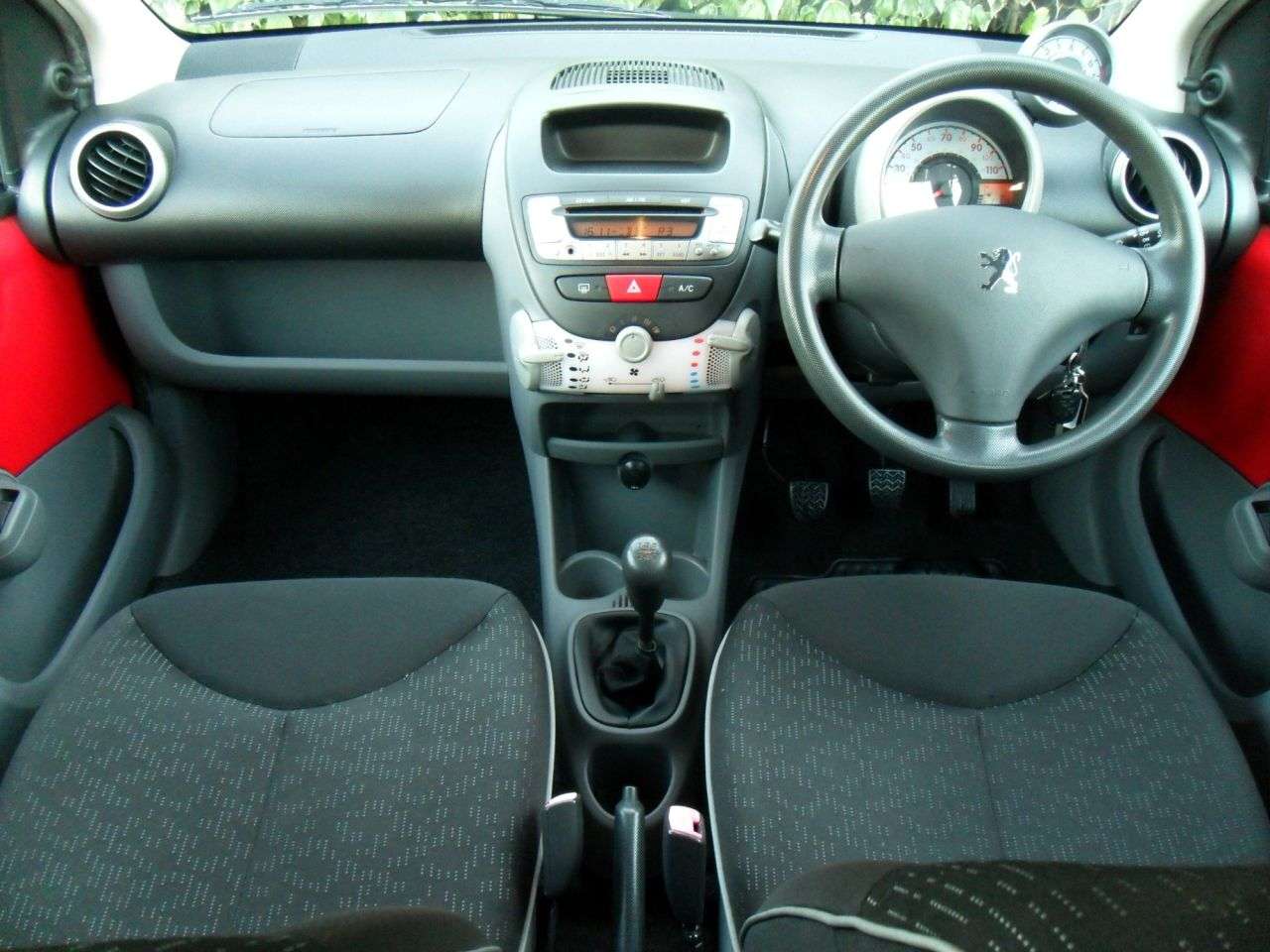 2009 PEUGEOT 107 2009 PEUGEOT 107