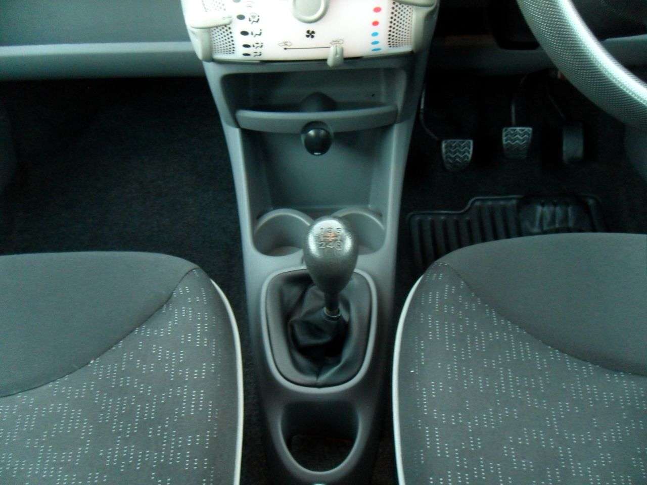 2009 PEUGEOT 107 2009 PEUGEOT 107