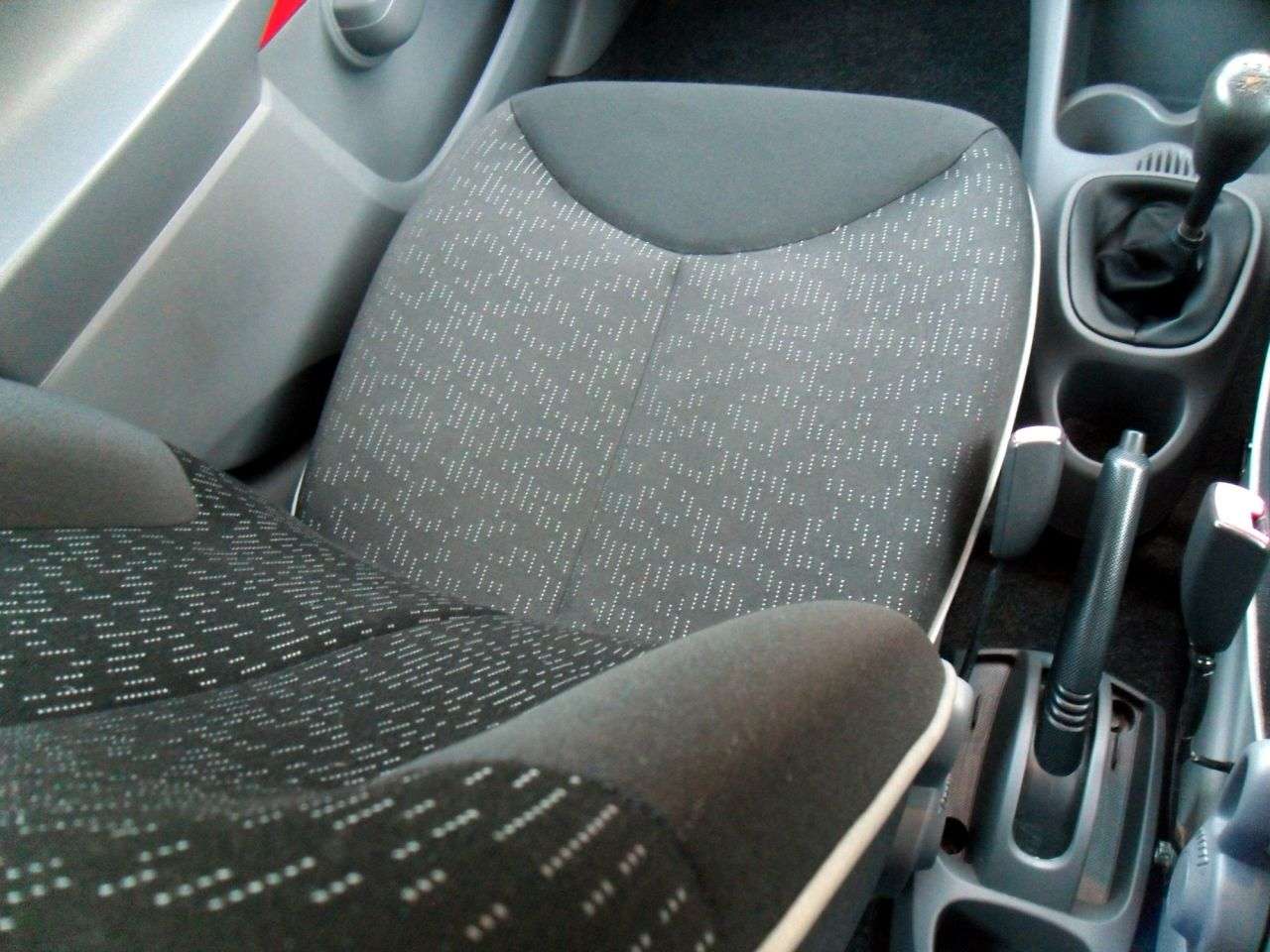 2009 PEUGEOT 107 2009 PEUGEOT 107