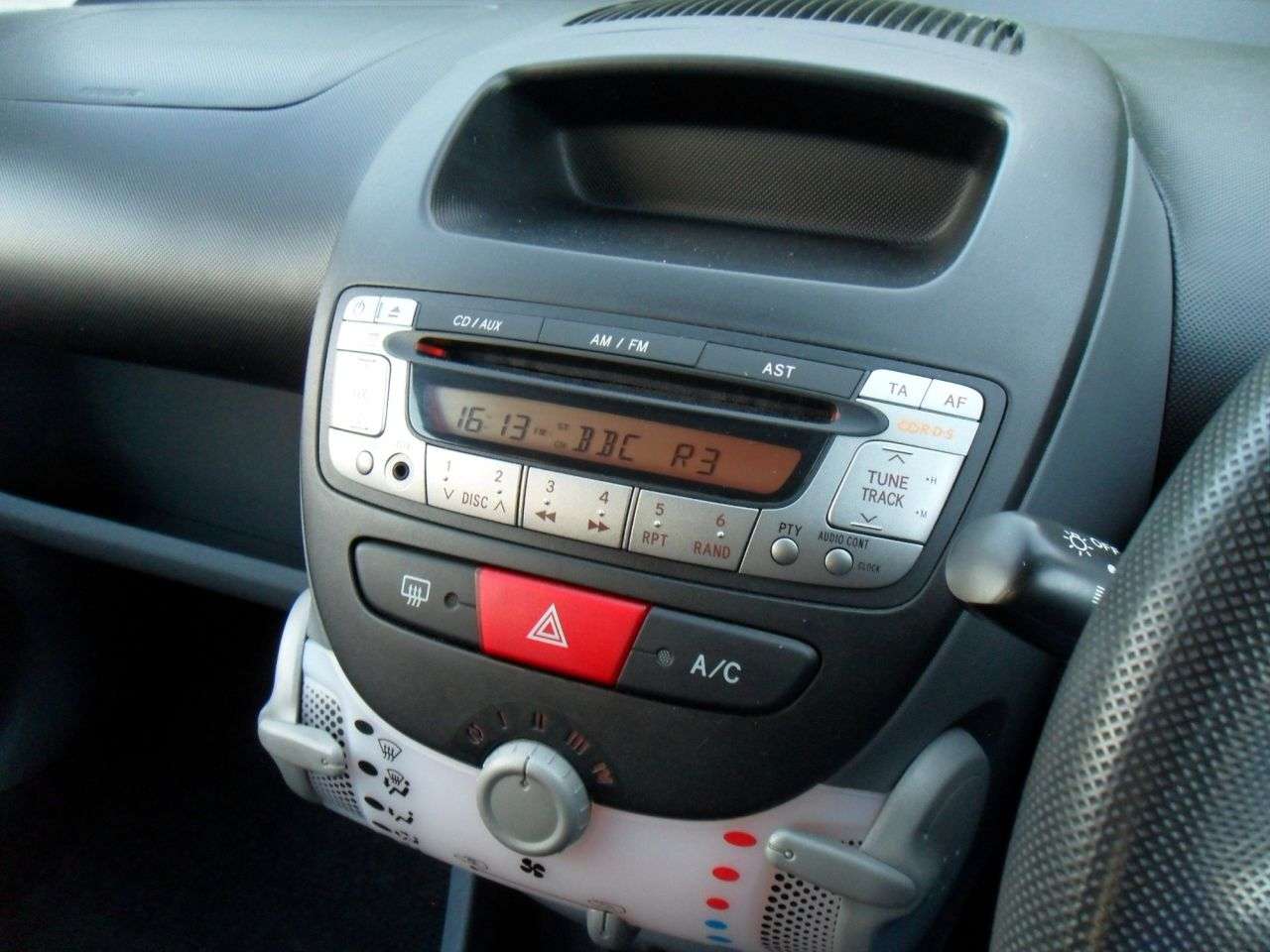 2009 PEUGEOT 107 2009 PEUGEOT 107