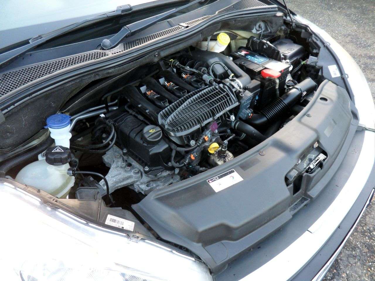 2015 PEUGEOT 208 2015 PEUGEOT 208