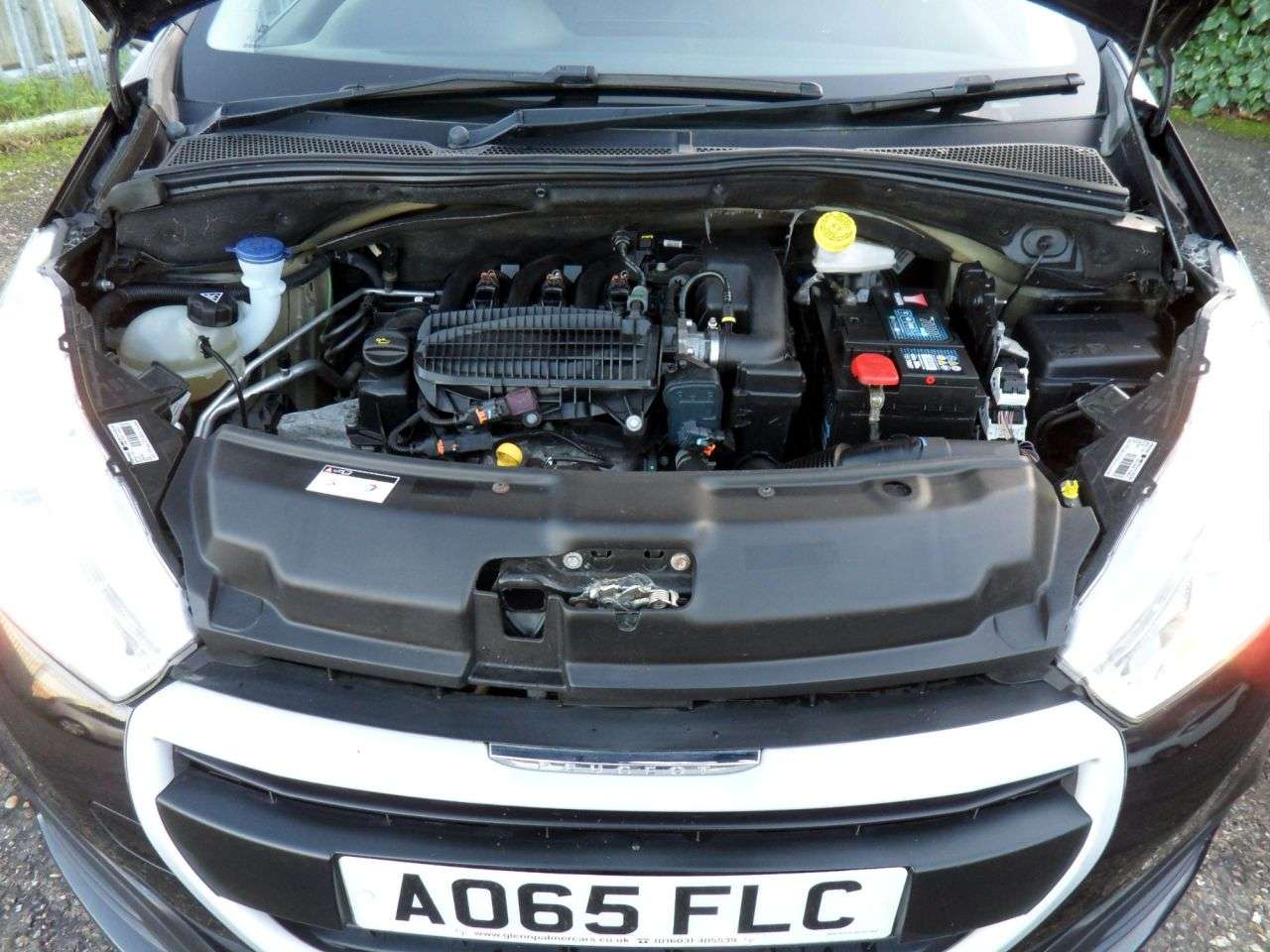 2015 PEUGEOT 208 2015 PEUGEOT 208