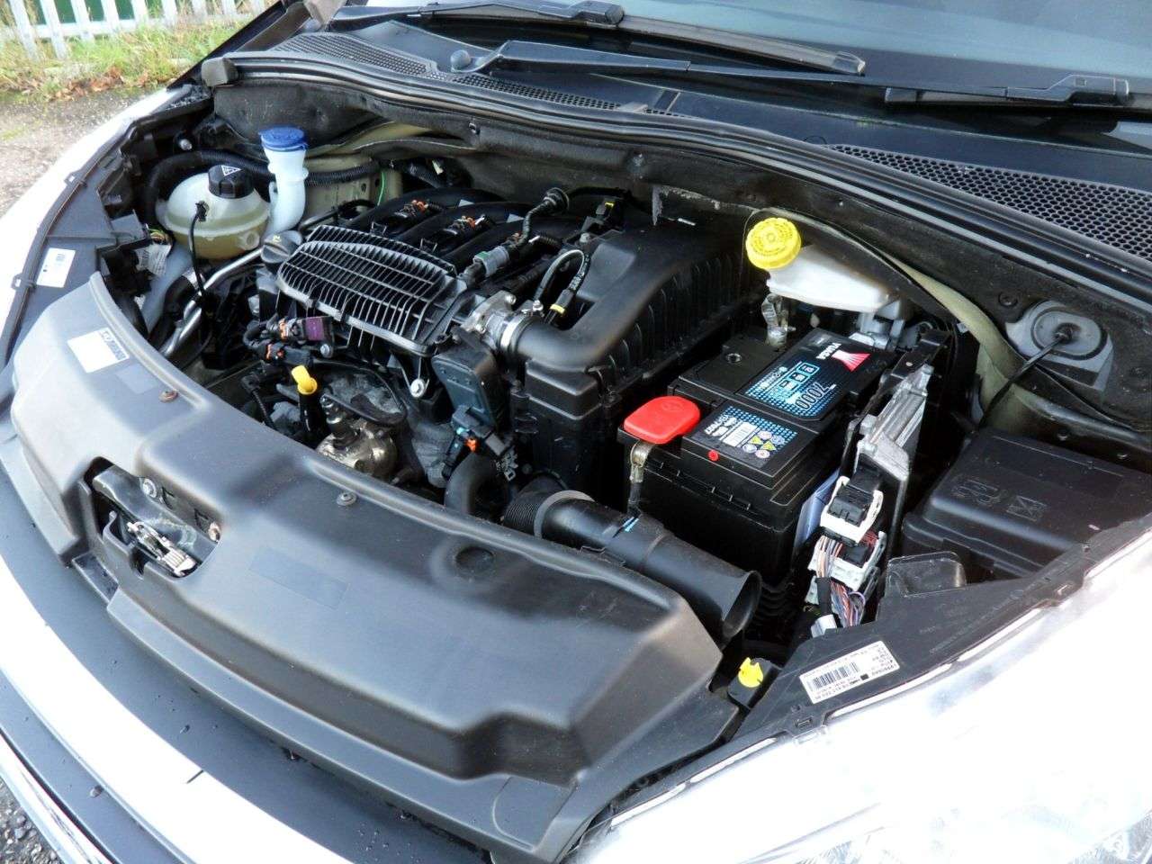 2015 PEUGEOT 208 2015 PEUGEOT 208