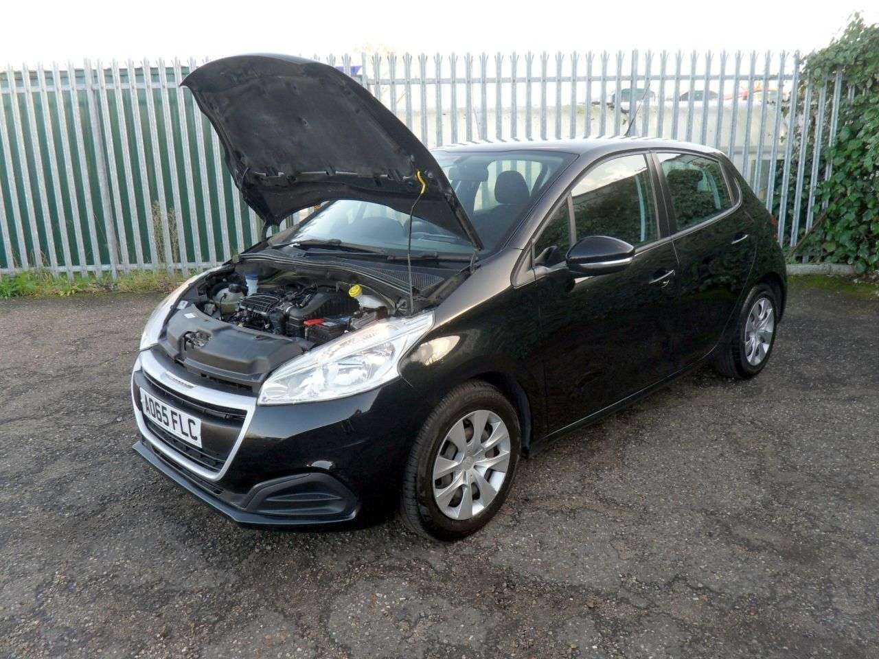 2015 PEUGEOT 208 2015 PEUGEOT 208