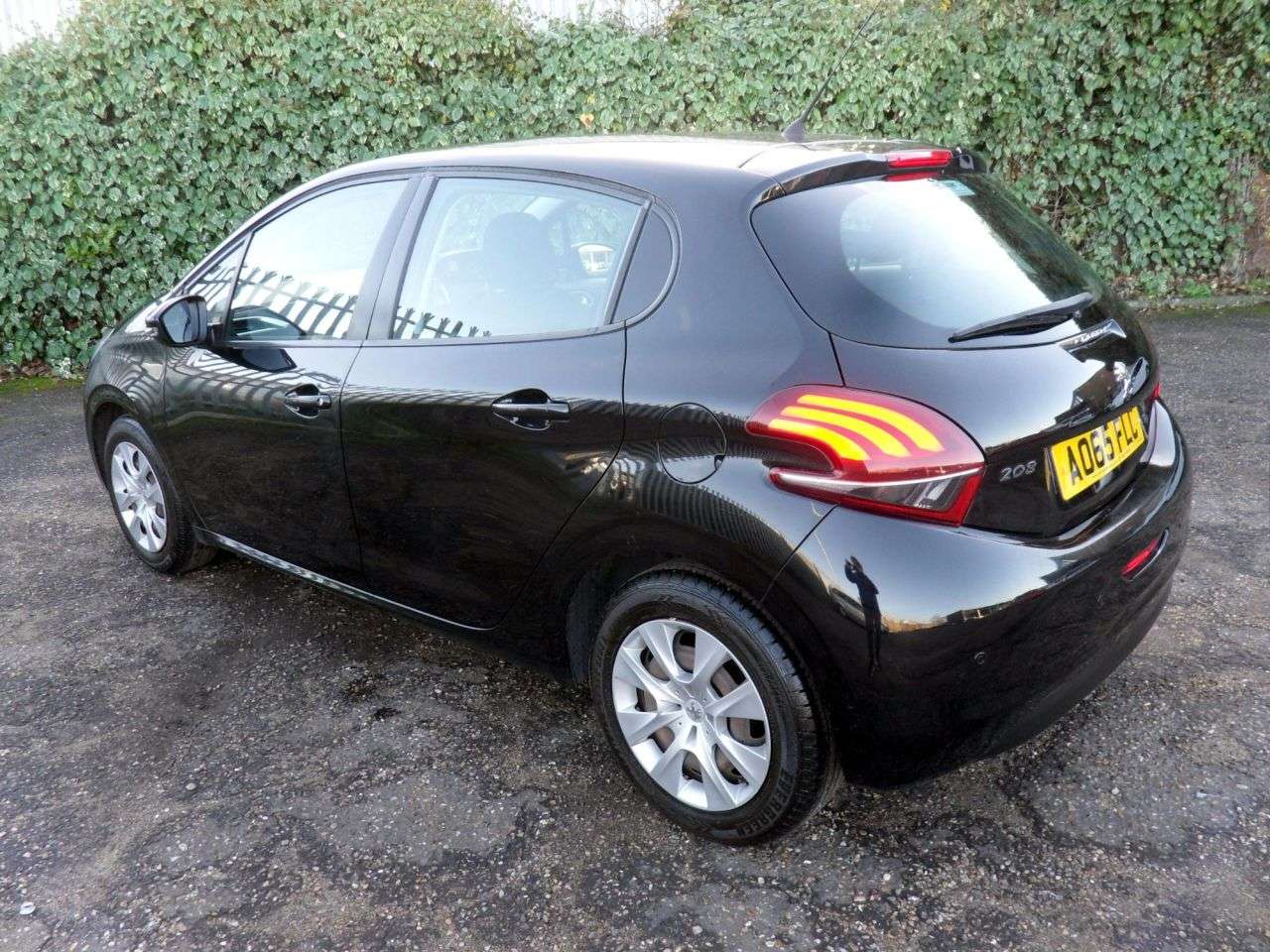 2015 PEUGEOT 208 2015 PEUGEOT 208