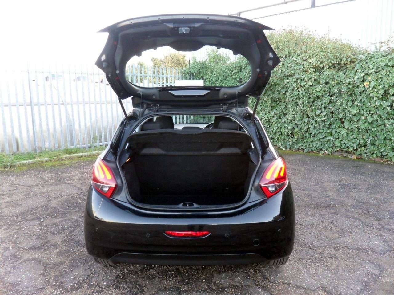 2015 PEUGEOT 208 2015 PEUGEOT 208