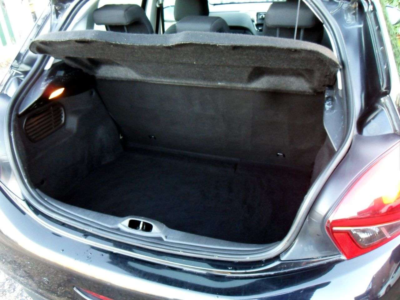 2015 PEUGEOT 208 2015 PEUGEOT 208