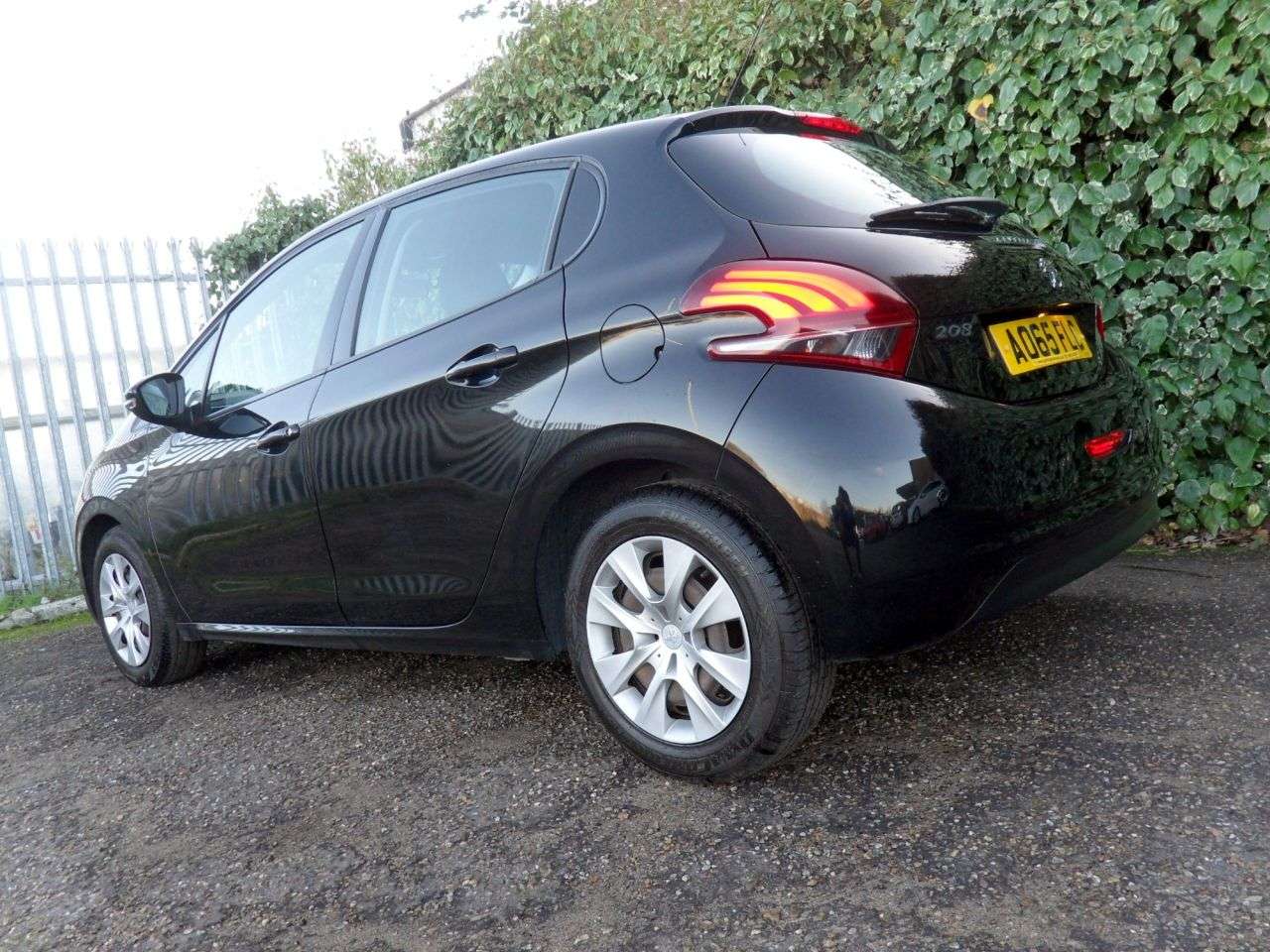 2015 PEUGEOT 208 2015 PEUGEOT 208