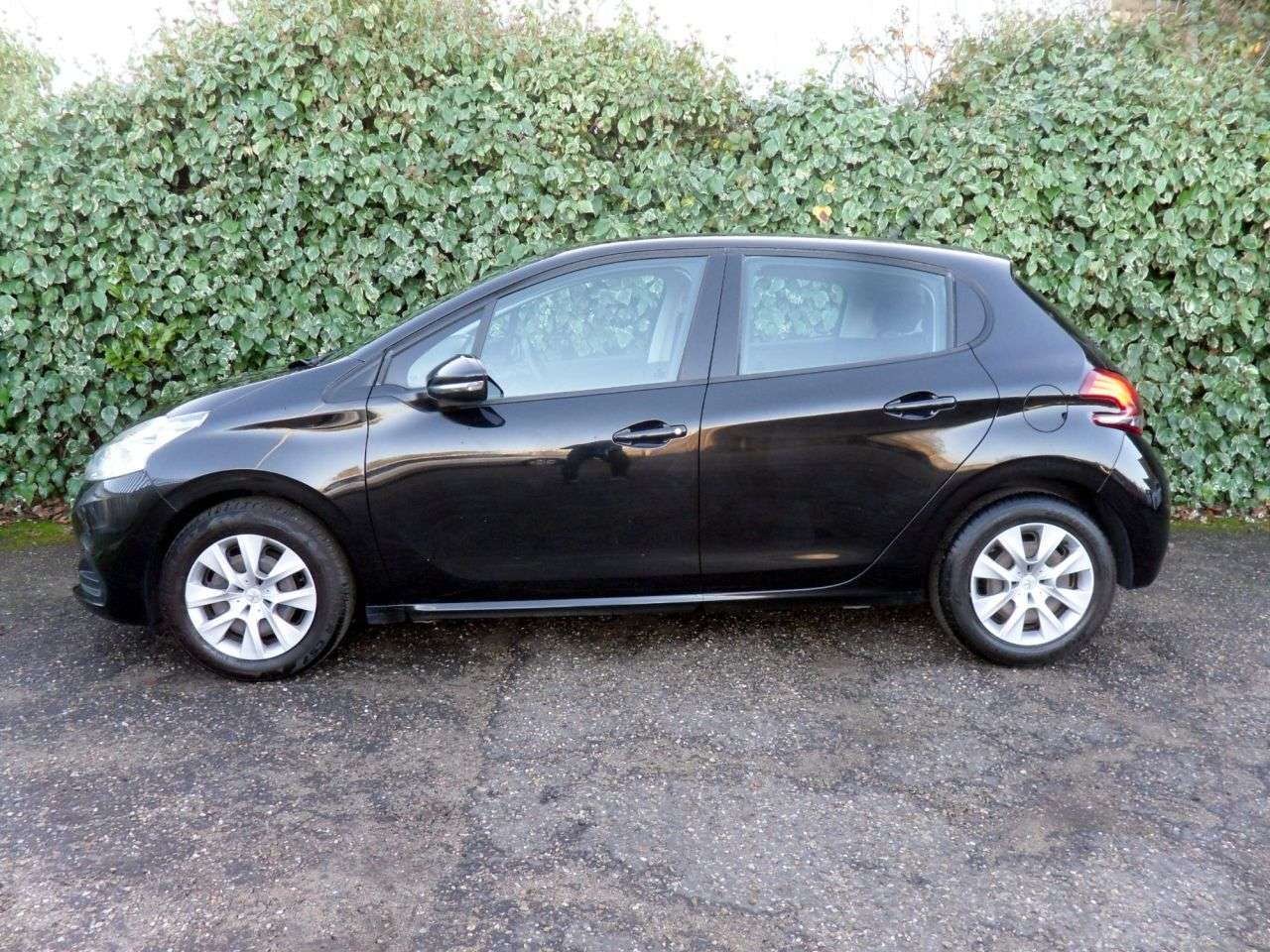 2015 PEUGEOT 208 2015 PEUGEOT 208