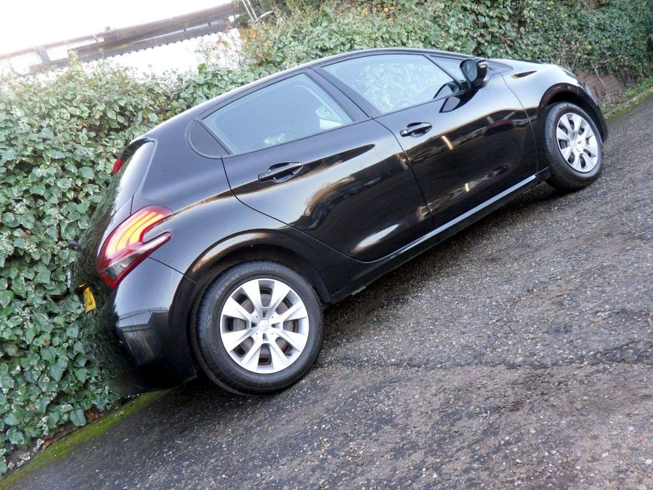 2015 PEUGEOT 208 2015 PEUGEOT 208