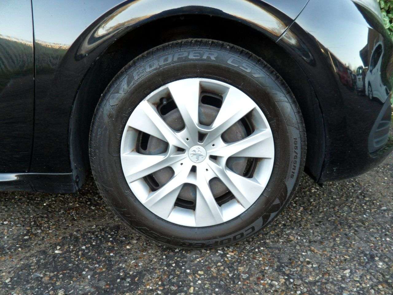 2015 PEUGEOT 208 2015 PEUGEOT 208