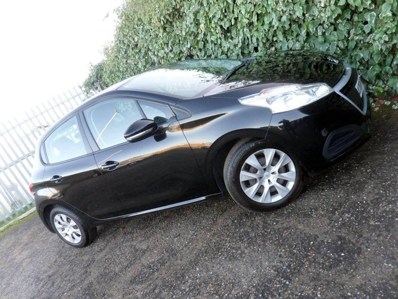 2015 PEUGEOT 208 2015 PEUGEOT 208
