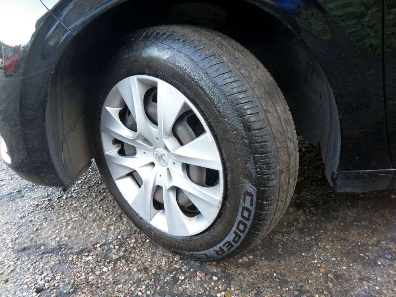 2015 PEUGEOT 208 2015 PEUGEOT 208