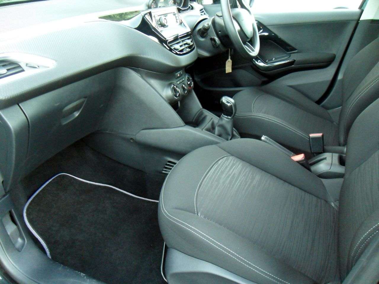 2015 PEUGEOT 208 2015 PEUGEOT 208