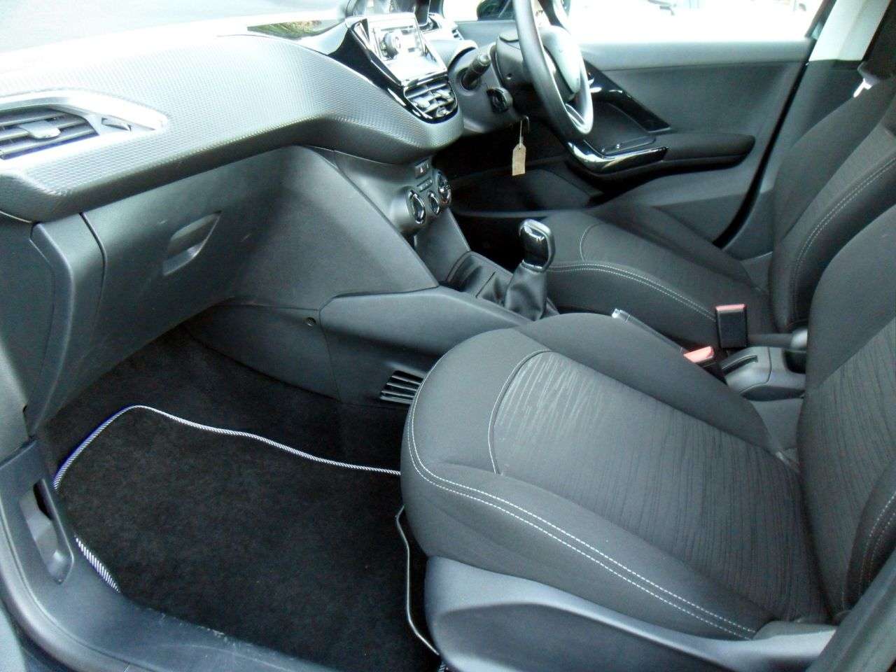 2015 PEUGEOT 208 2015 PEUGEOT 208