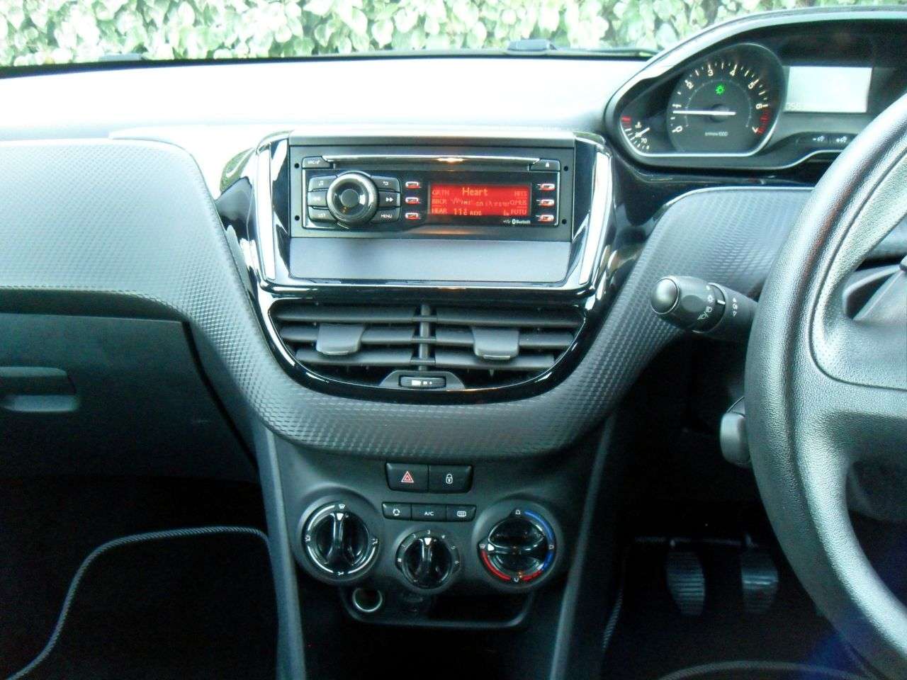 2015 PEUGEOT 208 2015 PEUGEOT 208