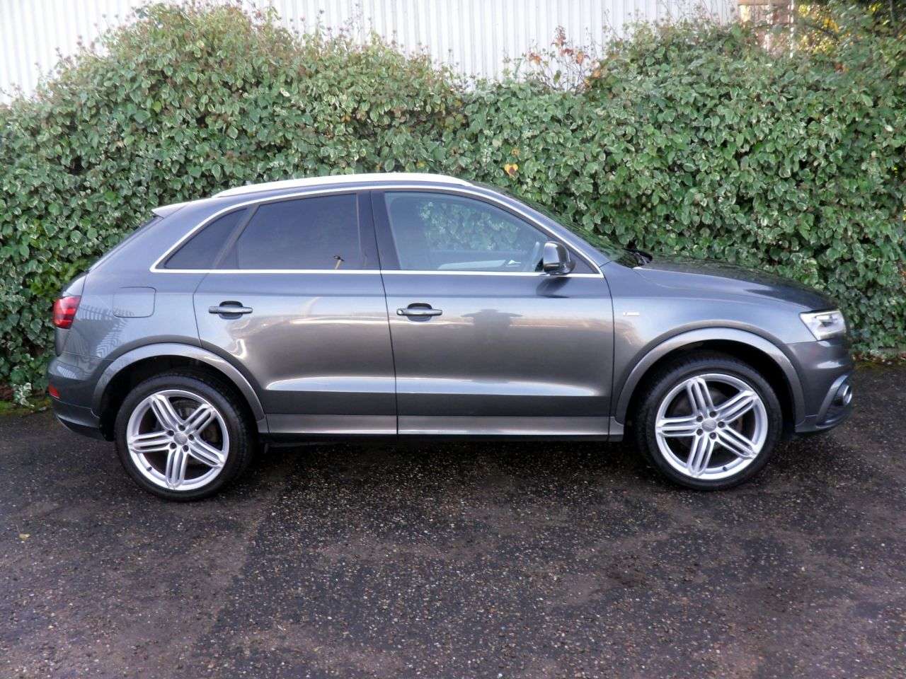 A 2014 AUDI Q3 2.0 TDI S line Plus SUV 5dr Diesel S Tronic quattro Euro 5 (s/s) (140 ps) A 2014 AUDI Q3 2.0 TDI S line Plus SUV 5dr Diesel S Tronic quattro Euro 5 (s/s) (140 ps)