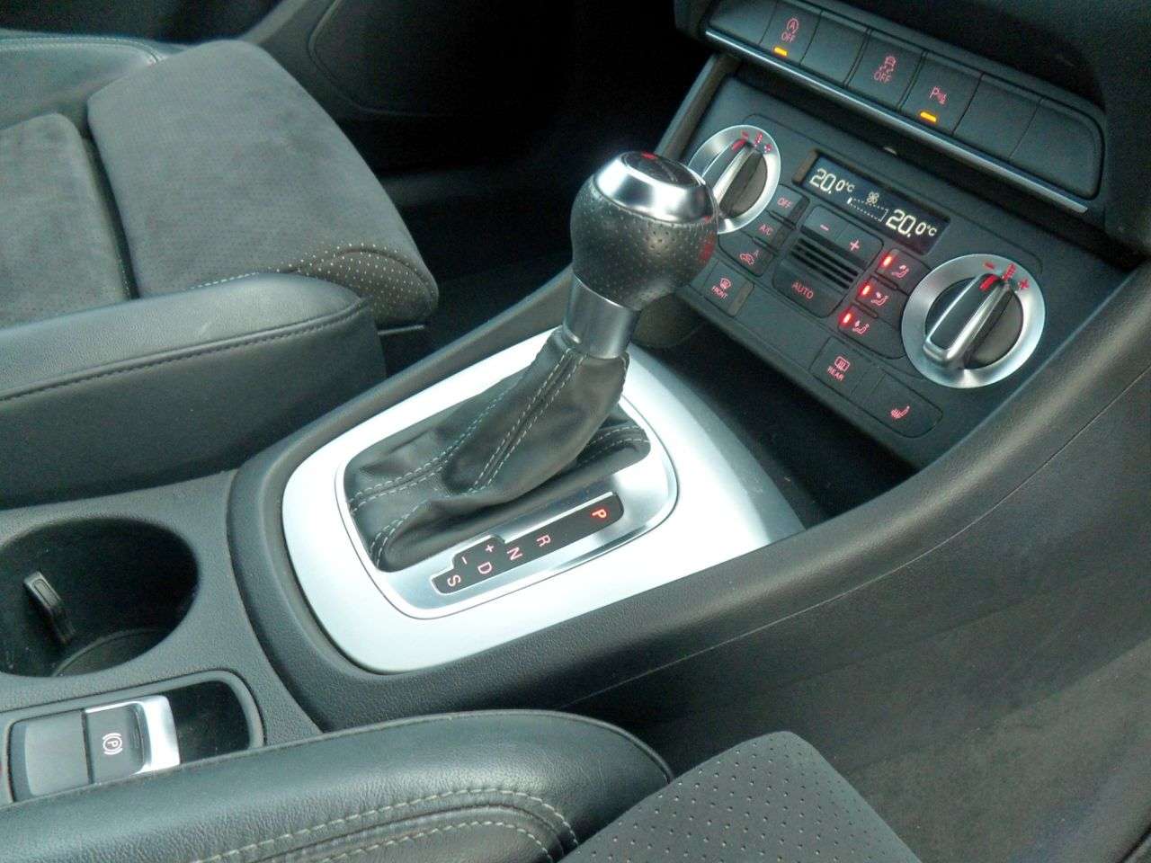 2014 AUDI Q3 2014 AUDI Q3