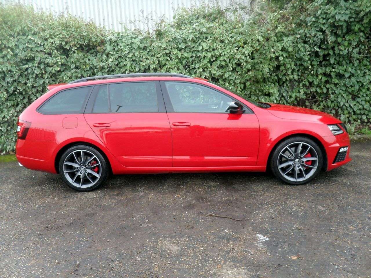 A 2019 SKODA OCTAVIA 2.0 TSI GPF vRS Estate 5dr Petrol Manual Euro 6 (s/s) (245 ps) 2Owners Full A 2019 SKODA OCTAVIA 2.0 TSI GPF vRS Estate 5dr Petrol Manual Euro 6 (s/s) (245 ps) 2Owners Full