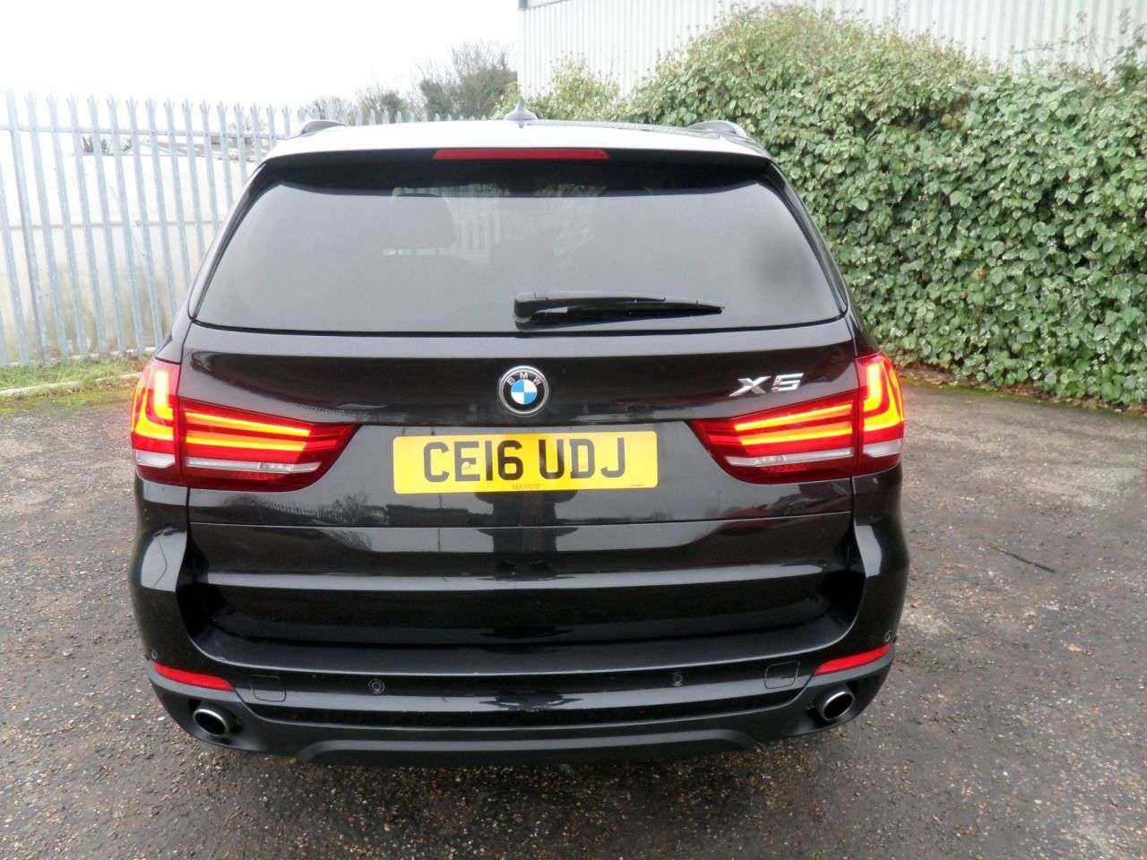 A 2016 BMW X5 3.0 30d SE SUV 5dr Diesel Auto xDrive Euro 6 (s/s) (258 ps) Sapphire Black A 2016 BMW X5 3.0 30d SE SUV 5dr Diesel Auto xDrive Euro 6 (s/s) (258 ps) Sapphire Black