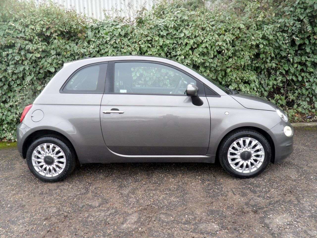 A 2020 FIAT 500 1.0 MHEV Lounge Hatchback 3dr Petrol Manual Euro 6 (s/s) (70 bhp) Electroca A 2020 FIAT 500 1.0 MHEV Lounge Hatchback 3dr Petrol Manual Euro 6 (s/s) (70 bhp) Electroca