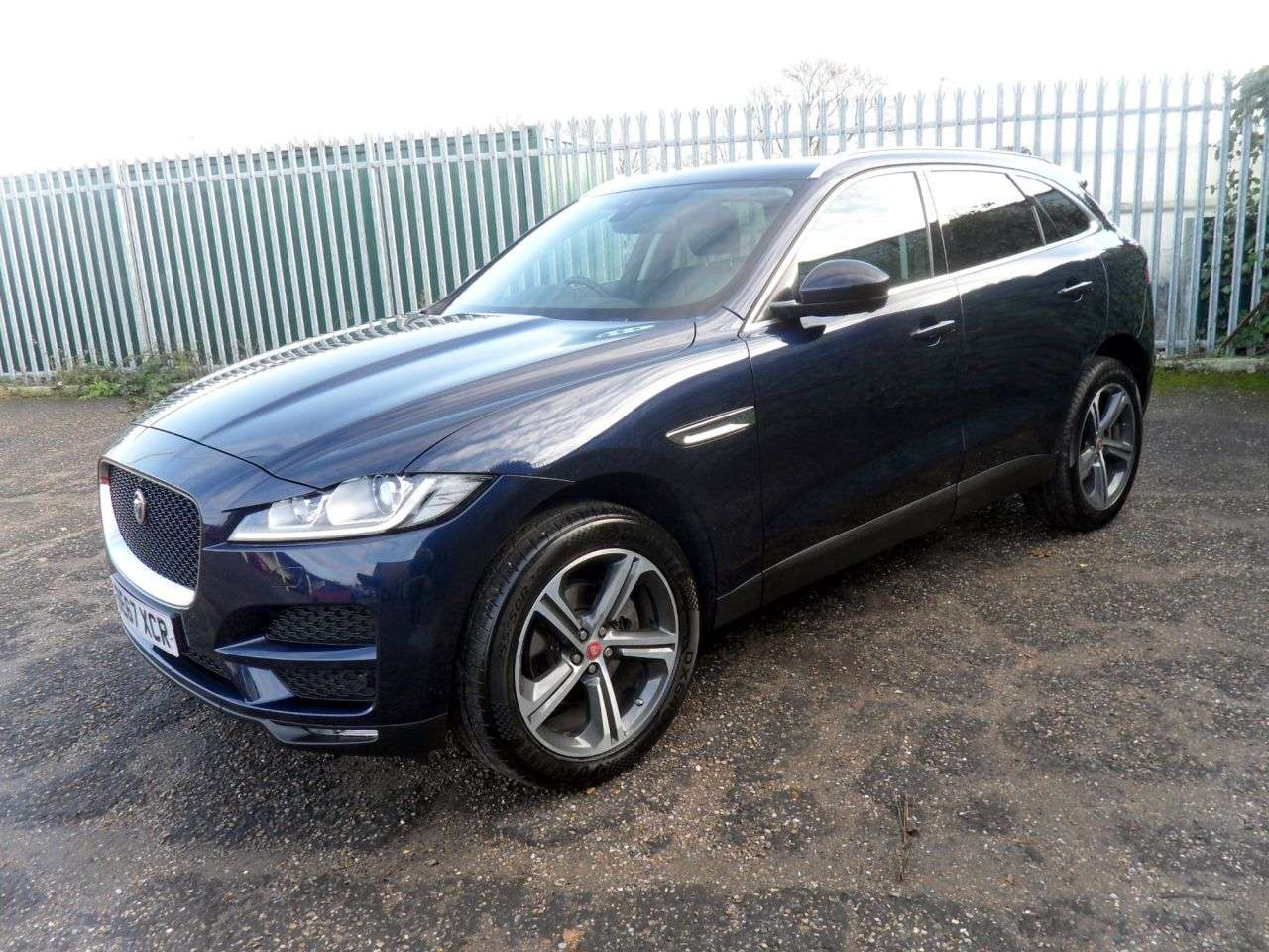 2017 JAGUAR F-PACE 2017 JAGUAR F-PACE