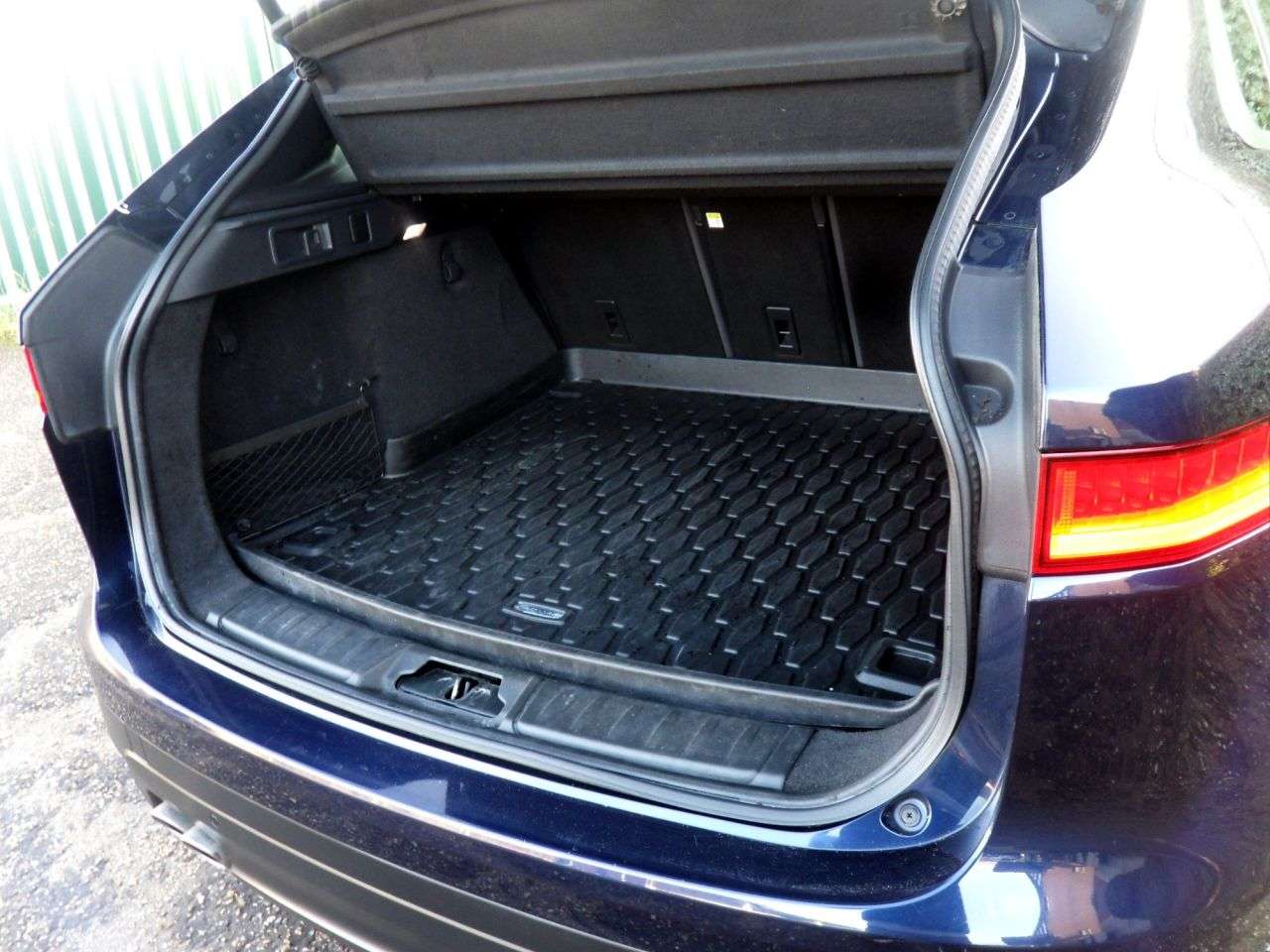 2017 JAGUAR F-PACE 2017 JAGUAR F-PACE