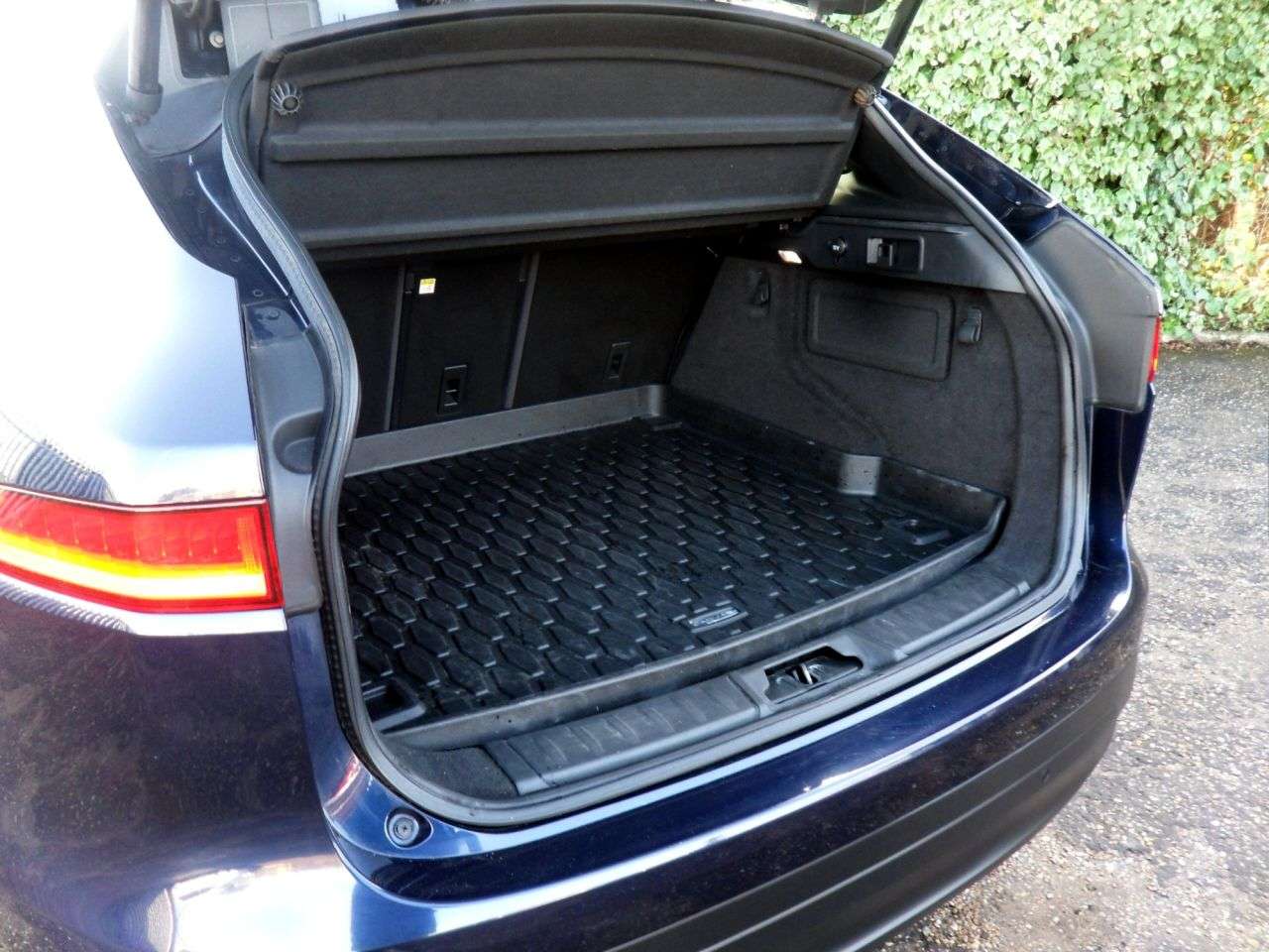 2017 JAGUAR F-PACE 2017 JAGUAR F-PACE