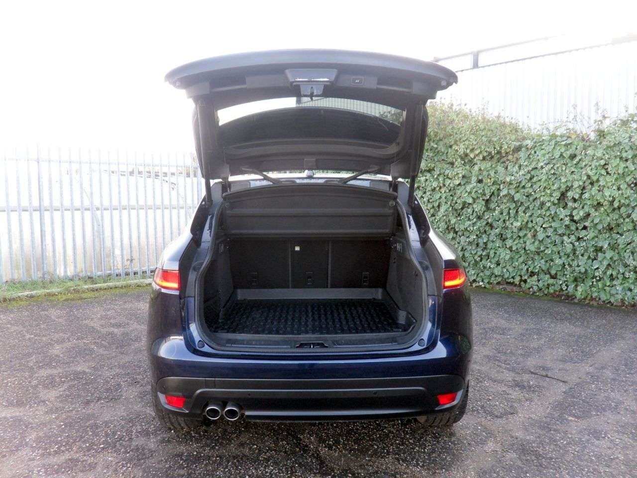 2017 JAGUAR F-PACE 2017 JAGUAR F-PACE