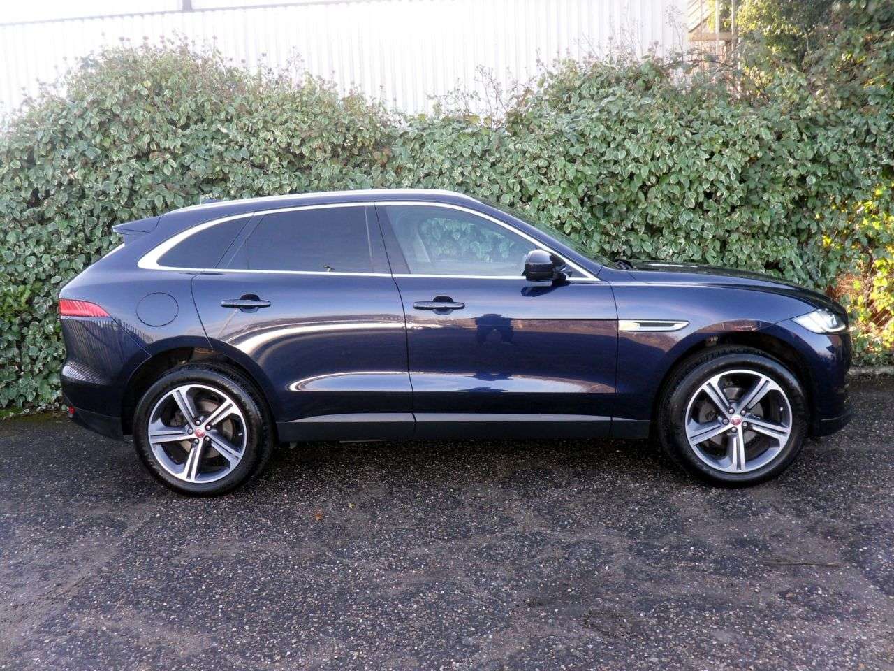 A 2017 JAGUAR F-PACE 2.0 D180 Portfolio SUV 5dr Diesel Auto AWD Euro 6 (s/s) (180 ps) Low Mileag A 2017 JAGUAR F-PACE 2.0 D180 Portfolio SUV 5dr Diesel Auto AWD Euro 6 (s/s) (180 ps) Low Mileag