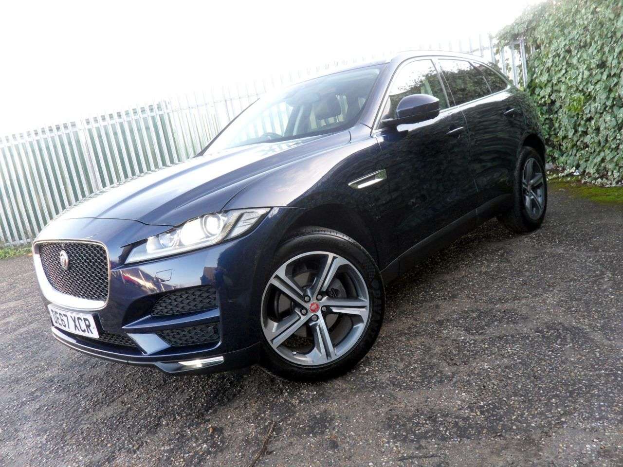 2017 JAGUAR F-PACE 2017 JAGUAR F-PACE