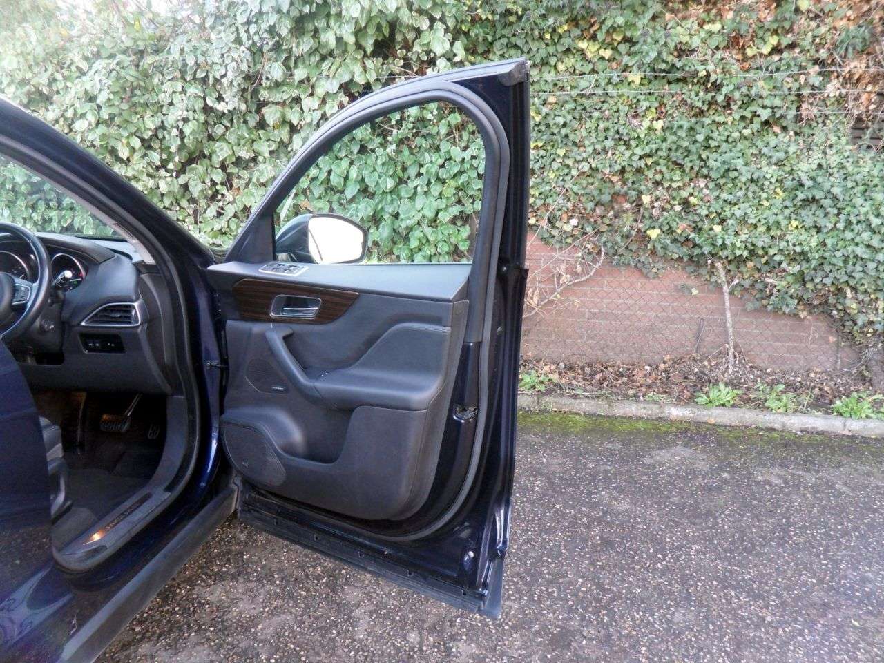 2017 JAGUAR F-PACE 2017 JAGUAR F-PACE