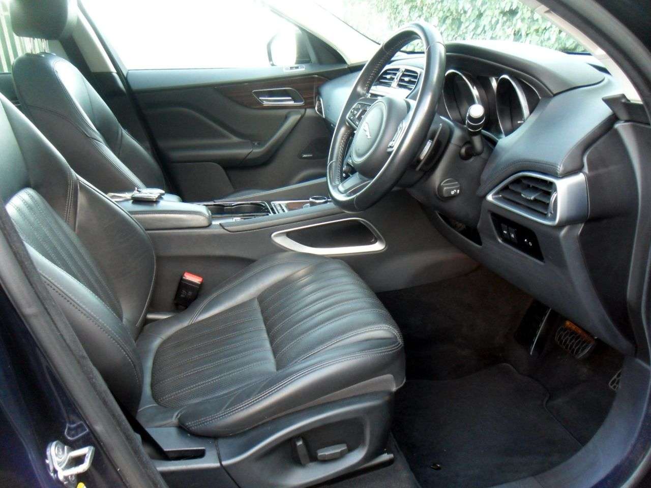 2017 JAGUAR F-PACE 2017 JAGUAR F-PACE